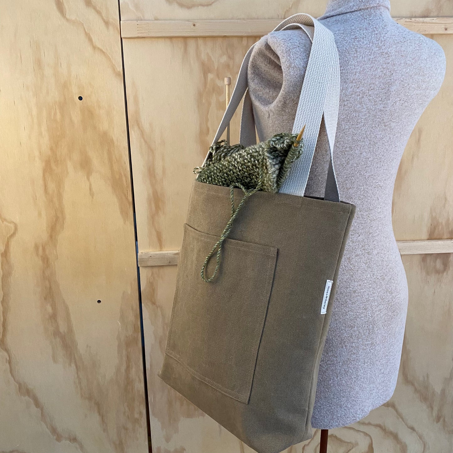 heavy weight classic tote bag with pocket