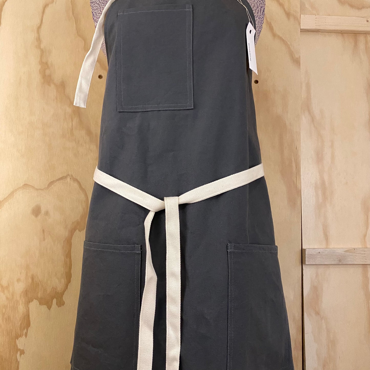 chef's utility apron with cross back straps
